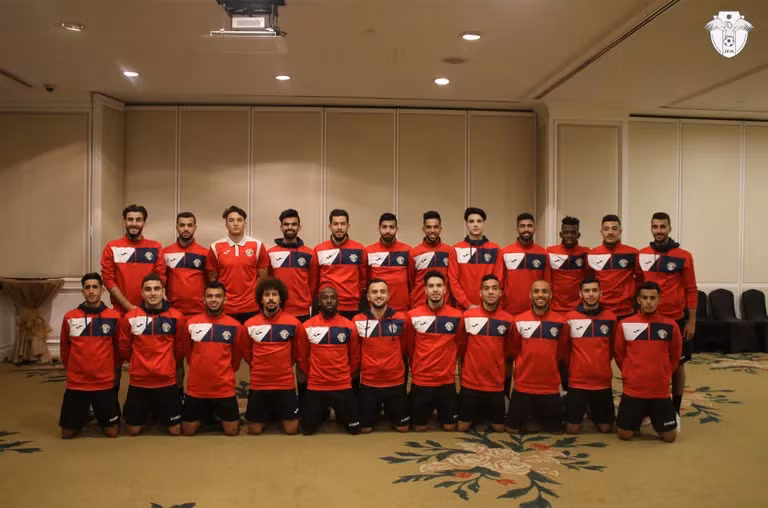 Liên đoàn bóng đá Jordan đã chốt danh sách 23 thành viên chính thức tham dự giải đầu năm sau tại Thái Lan từ hôm 21/12. Ảnh FOx Liên đoàn bóng đá Jordan đã chốt danh sách 23 thành viên chính thức tham dự giải đầu năm sau tại Thái Lan từ hôm 21/12. Ảnh FOx