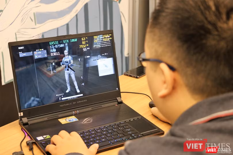 ROG Zephyrus S đạt mức 55 fps khi chơi PUBG ở mức thiết lập cao nhất.