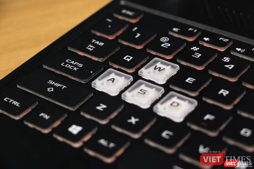 Cụm 4 phím "ASDW" trên TUF FX505 đặc trưng cho dòng laptop gaming