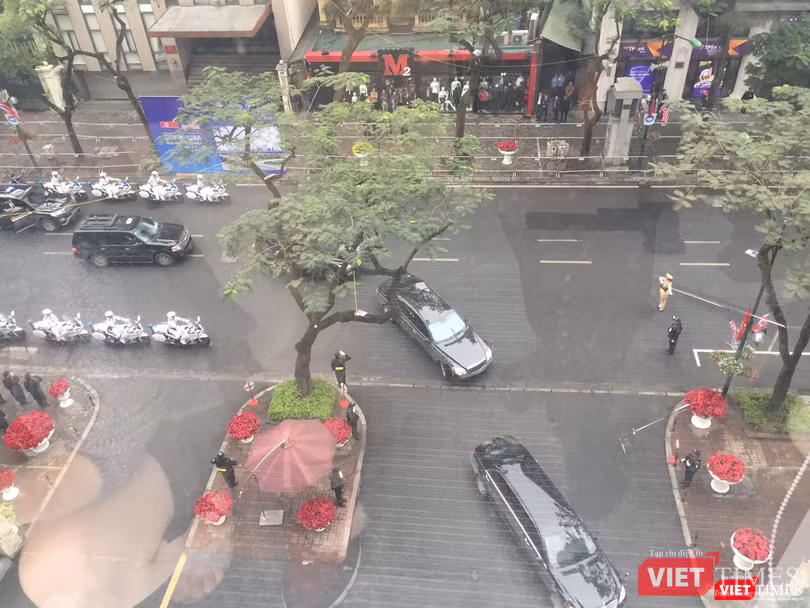 Đoàn xe về tới Khách sạn Melia Hà Nội (Ảnh: CVT) Đoàn xe về tới Khách sạn Melia Hà Nội (Ảnh: CVT)