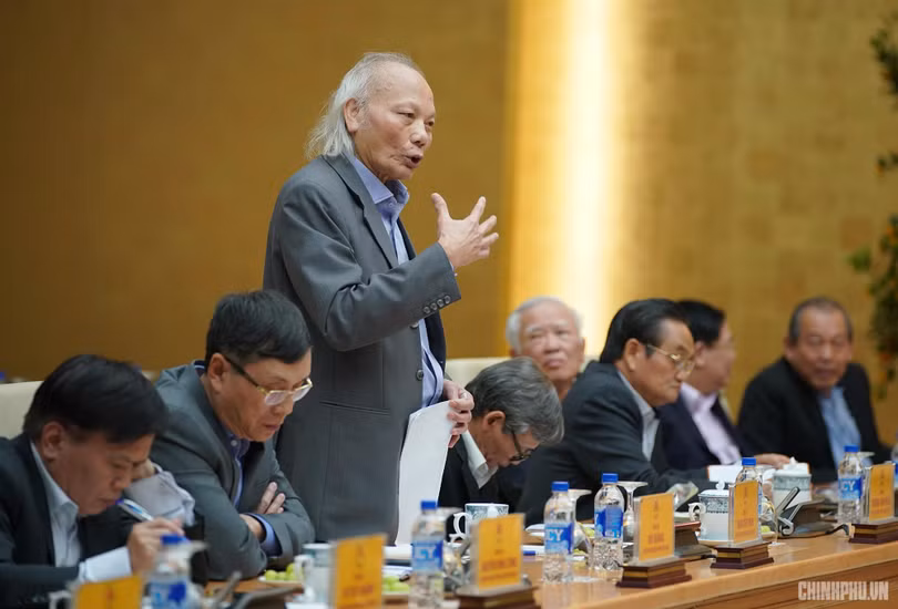GS. TSKH Nguyễn Mại phát biểu tại buổi làm việc (Ảnh: VGP) GS. TSKH Nguyễn Mại phát biểu tại buổi làm việc