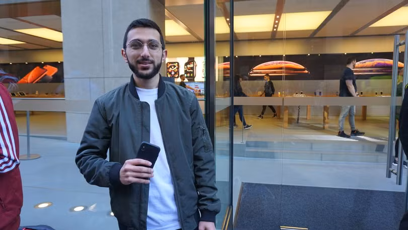 Anh Kourouche hiện đang là YouTuber khá nổi tiếng tại Australia. Ảnh: CNET Anh Kourouche hiện đang là YouTuber khá nổi tiếng tại Australia. Ảnh: CNET