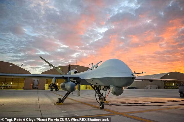 Máy bay không người lái trinh sát - tấn công CH-5 trên cao nguyên Tây Tạng. Ảnh: Daily Mail. Máy bay không người lái trinh sát - tấn công CH-5 trên cao nguyên Tây Tạng. Ảnh: Daily Mail.