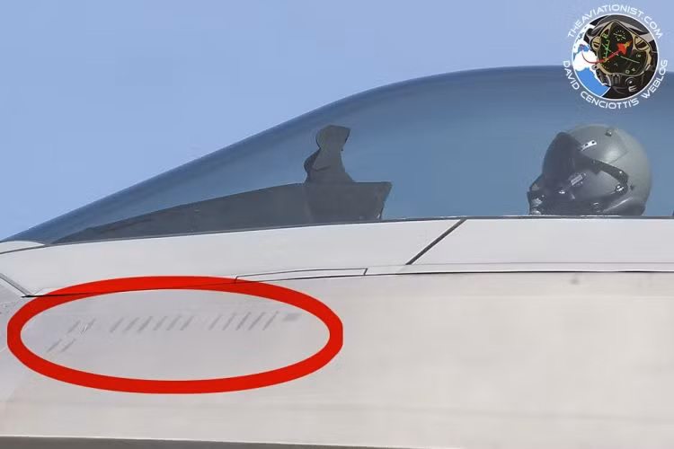 Các loại vũ khí trang bị cho F-22 và dấu hiệu cho thấy F-22 sử dụng 2 loại bom theo trang bị. Ảnh Defence.Blog Các loại vũ khí trang bị cho F-22 và dấu hiệu cho thấy F-22 sử dụng 2 loại bom theo trang bị. Ảnh Defence.Blog