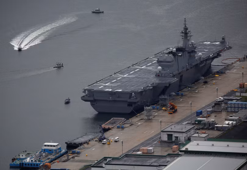 Tàu sân bay đổ bộ trực thăng lớp Izumo. Ảnh REUTERS / Issei Kato.