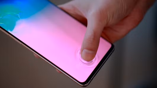 Galaxy S10. Ảnh: CNBC Galaxy S10. Ảnh: CNBC