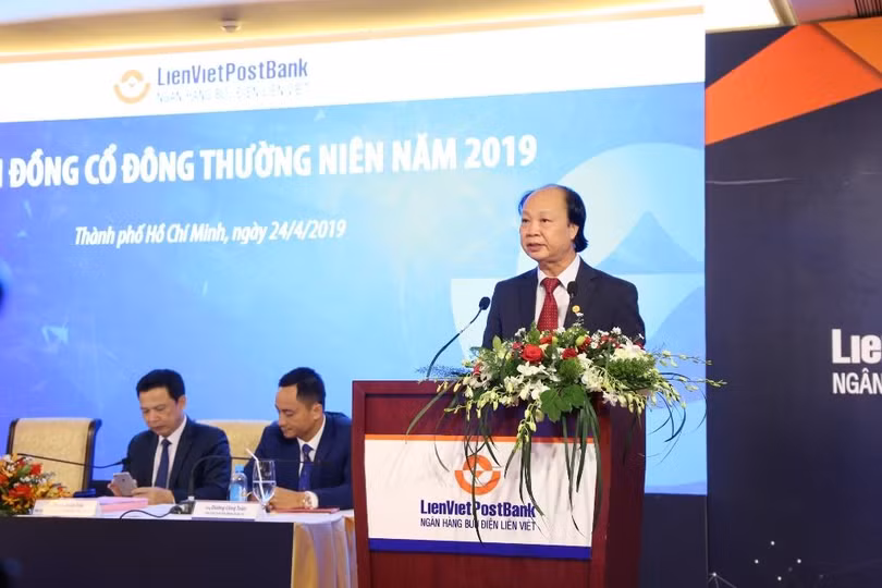 Ông Nguyễn Đình Thắng - Chủ tịch HĐQT LienVietPostBank phát biểu tại cuộc họp