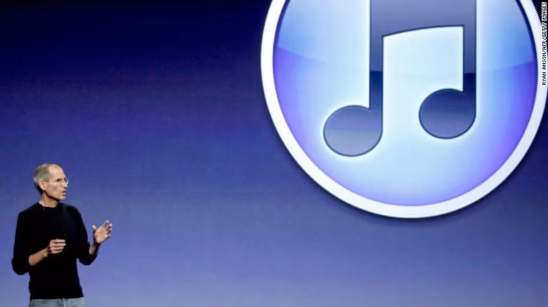 Steve Jobs công bố các bản nâng cấp của iPod Nano, iPod Shuffle, iPod Touch và iTunes vào năm 2010. Ảnh: AFP