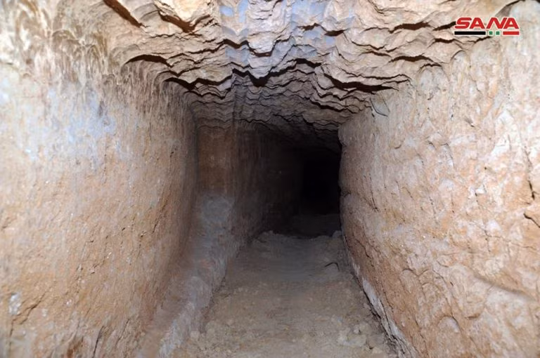 Đường hầm phát hiện được trong quận Darayya, ngoại ô Damascus. Ảnh: SANA.