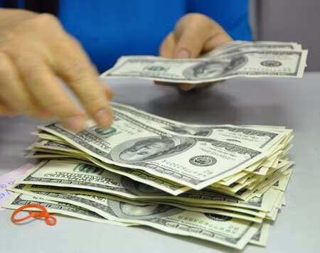Kiều hối dịp sát Tết Nguyên đán tăng cao. Ảnh: Lệ Chi. Kiều hối dịp sát Tết Nguyên đán tăng cao. Ảnh: Lệ Chi.