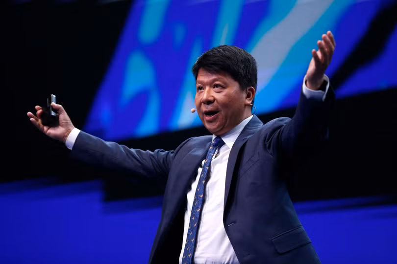 Phát biểu tại trụ sở ở Thâm Quyến vào ngày 29.3, Chủ tịch luân phiên Huawei Gou Ping tuyên bố công ty sẽ cho phép kiểm tra mã nguồn thiết bị. Ảnh: SCMP