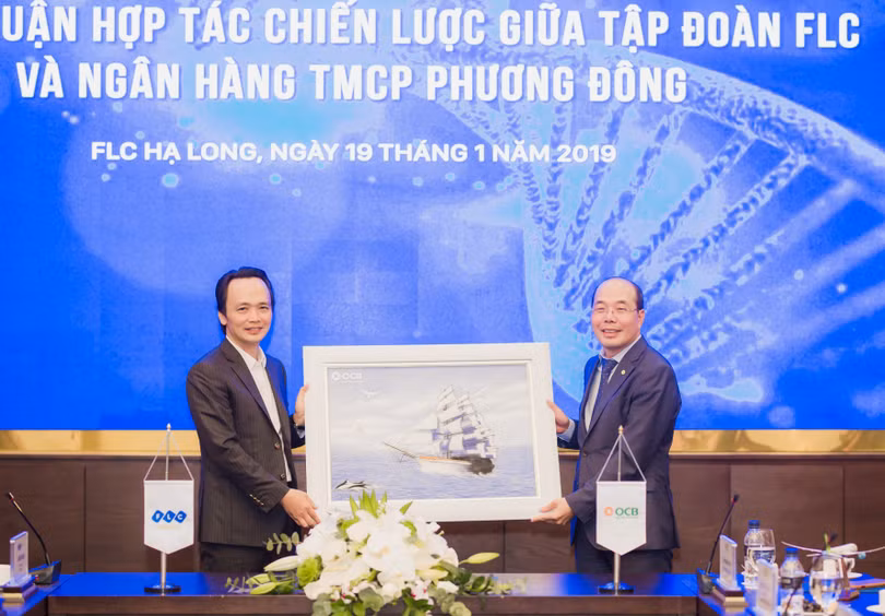 Ông Trịnh Văn Quyết (Chủ tịch HĐQT Tập đoàn FLC) và ông Trịnh Văn Tuấn (Chủ tịch HĐQT Ngân hàng TMCP Phương Đông) tại buổi lễ (Nguồn: FLC) FLC 2