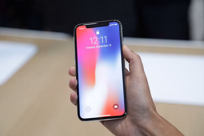 iPhone X. Ảnh: TechCrunch iPhone X. Ảnh: TechCrunch
