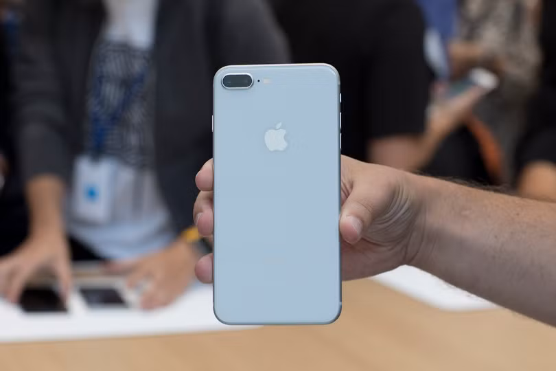 iPhone 8 Plus. Ảnh: TechCrunch iPhone 8 Plus. Ảnh: TechCrunch