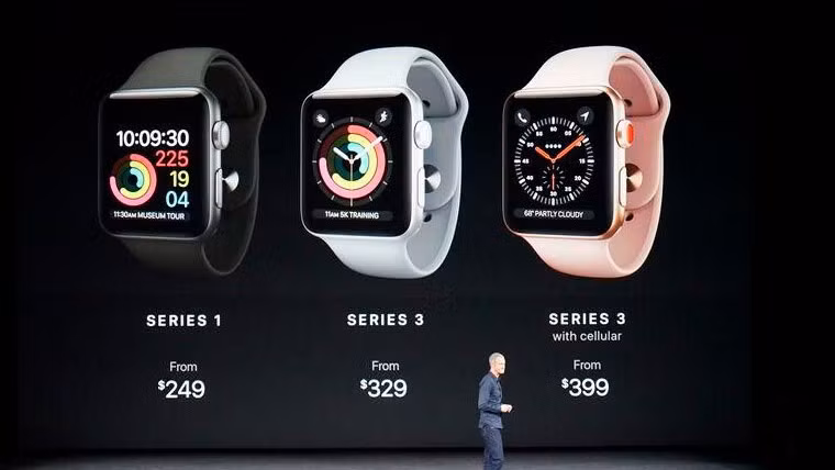 Mặc dùng đã rút Series 2 khỏi chuỗi cửa hàng Apple Store nhưng Apple vẫn bán song song Series 1 cùng Series 3. Ảnh: The Verge Mặc dùng đã rút Series 2 khỏi chuỗi cửa hàng Apple Store nhưng Apple vẫn bán song song Series 1 cùng Series 3. Ảnh: The Verge