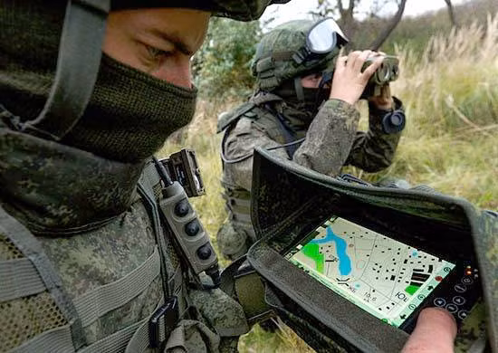 Tổ hợp khí tài trinh sát, tính toán phần tử bắn (KRUS) “Streles – Chòm sao Cung thủ” của Nga. Ảnh TV Zvezda Tổ hợp khí tài trinh sát, tính toán phần tử bắn (KRUS) “Streles – Chòm sao Cung thủ” của Nga. Ảnh TV Zvezda
