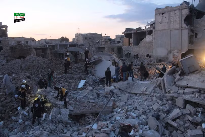Không quân Nga, Syria không kích dữ dội một số địa bàn do lực lượng Hồi giáo cực đoan kiểm soát ở Idlib. Ảnh: tài khoản Twitter Qalaat Al-Mudiq ủng hộ phe đối lập . Không quân Nga, Syria không kích dữ dội một số địa bàn do lực lượng Hồi giáo cực đoan kiểm soát ở Idlib. Ảnh: tài khoản Twitter Qalaat Al-Mudiq ủng hộ phe đối lập .