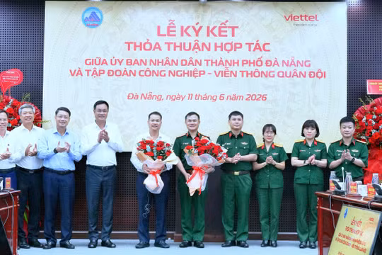 Lễ ký kết hợp tác về tạo đột phá phát triển khoa học, công nghệ, đổi mới sáng tạo và chuyển đổi số giai đoạn 2026-2030 giữa Đà Nẵng và Viettel diễn ra chiều 11/6. Ảnh Bảo Trân.