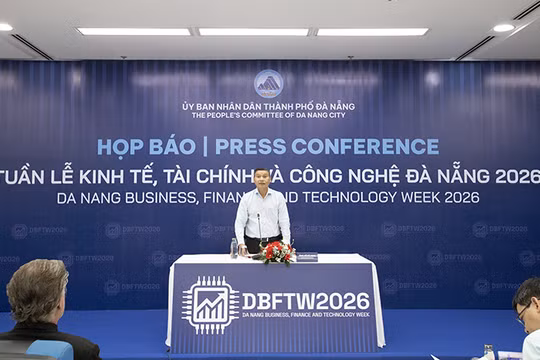 Ông Hồ Kỳ Minh, Phó Chủ tịch Thường trực UBND thành phố Đà Nẵng chủ trì họp báo công bố Tuần lễ Kinh tế, Tài chính và Công nghệ Đà Nẵng 2026.