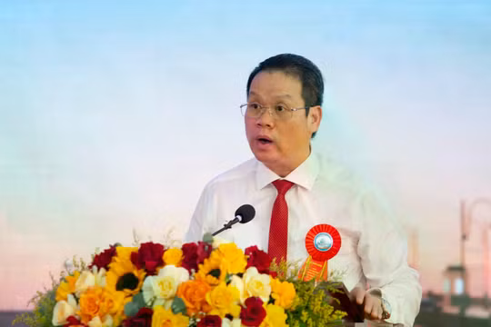 Ông Nguyễn Mạnh Hùng, Chủ tịch UBND TP Đà Nẵng phát biểu tại lễ khởi công. Ảnh XM.
