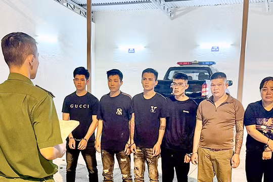 Các đối tượng liên quan tới vụ việc cưỡng ép thiếu nữ chưa đủ 16 tuổi làm việc tại quán karaoke.