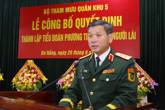 Trung tướng Lê Ngọc Hải, Ủy viên Trung ương Đảng, Tư lệnh Quân khu 5 phát biểu chỉ đạo tại lễ công bố.