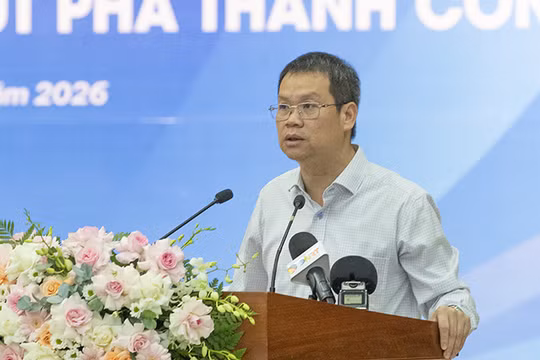 Chủ tịch UBND TP Đà Nẵng Nguyễn Mạnh Hùng phát biểu tại Diễn đàn đối thoại doanh nghiệp năm 2026.