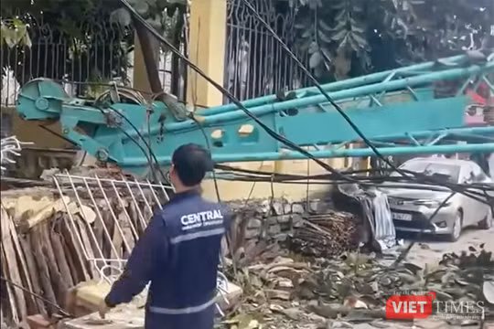 Hiện trường vụ sập cần cẩu xâm hại Bảo tàng Điêu khắc Chăm Đà Nẵng.
