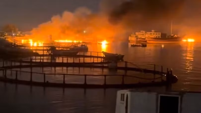 Các tàu thuyền tại eo biển Hormuz, nhìn từ Musandam, Oman, ngày 12/7. Ảnh: Reuters.