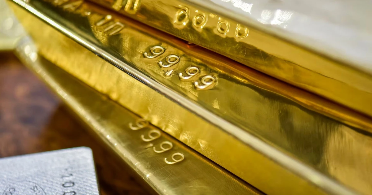 Giá vàng thế giới sáng 22/8 tăng mạnh, vượt 4.600 USD/ounce