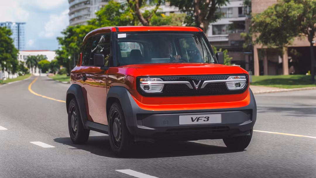 Bán hơn 105.000 xe sau 2 năm, VinFast VF 3 đang thay đổi thị trường ô tô giá rẻ Việt Nam ra sao?