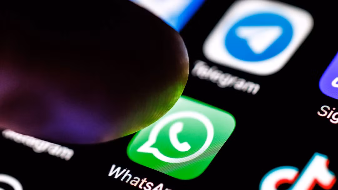 WhatsApp bổ sung nhiều biện pháp giúp người dùng tăng bảo mật tài khoản. Ảnh: Getty.