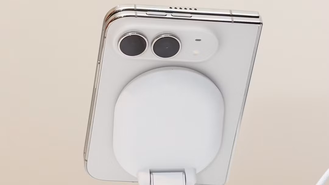 iPhone Duo bị đẩy giá lên 130 triệu đồng, người mua phải đặt cọc 30 triệu đồng