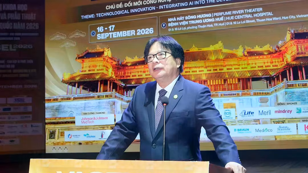 GS.TS Trần Bình Giang, Chủ tịch Hội Ngoại khoa và Phẫu thuật Nội soi Việt Nam. Ảnh Nguyễn Lê.
