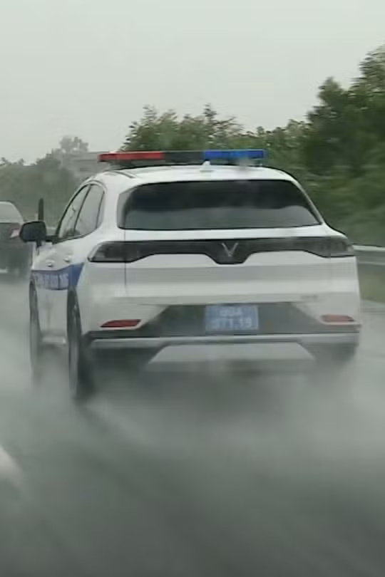 CSGT hướng dẫn cách vượt xe trên cao tốc