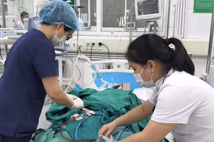 Sốt xuất huyết có thể cướp tính mạng, đừng đợi chảy máu mới đi viện 