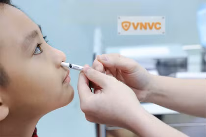 Lần đầu Việt Nam có vaccine cúm dạng xịt mũi