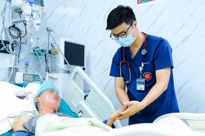 Chuyên gia hàng đầu chỉ cách nhận diện đột quỵ