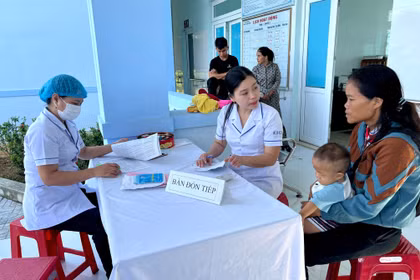 Thủ tướng yêu cầu tổ chức khám sức khỏe hoặc sàng lọc miễn phí hằng năm cho người dân