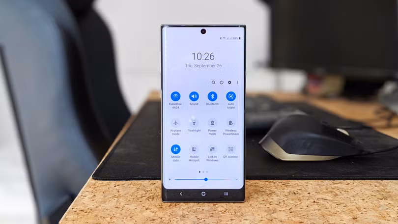 8GB RAM cũng bị cho là một điểm trừ trên chiếc Note 10 (Ảnh: Android Authority)