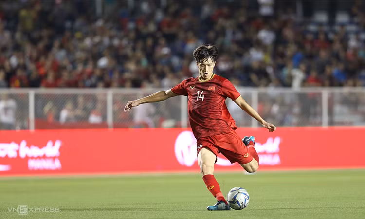Cú sút đẳng cấp của Hoàng Đức ấn định chiến thắng 2-1 cho đội tuyển U22 Việt Nam (Ảnh: VnExpress) Cú sút đẳng cấp của Hoàng Đức ấn định chiến thắng 2-1 cho đội tuyển U22 Việt Nam (Ảnh: VnExpress)
