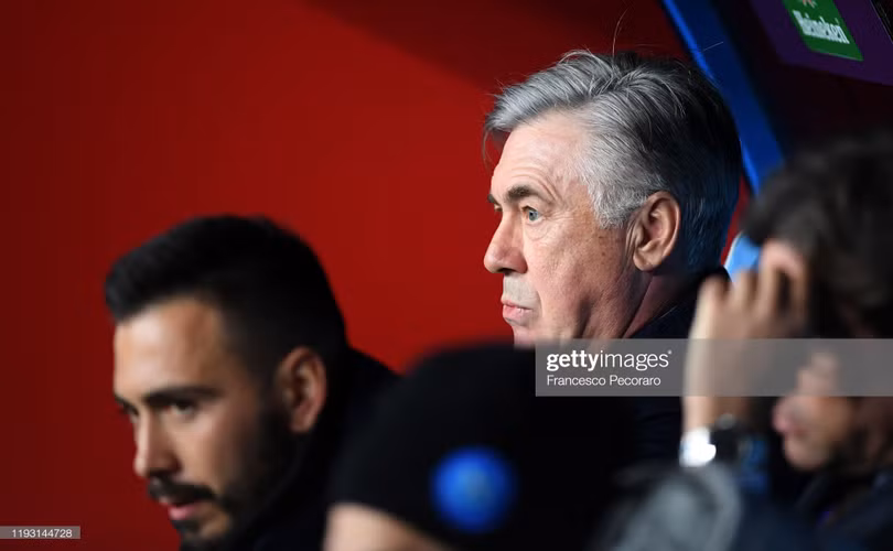 Ancelotti thất thần trên băng ghế chỉ đạo (Ảnh: gettyimages) Ancelotti thất thần trên băng ghế chỉ đạo (Ảnh: gettyimages)