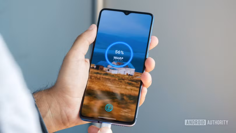 Khả năng sạc nhanh của máy giúp bạn tiết kiệm được rất nhiều thời gian (Ảnh: androidauthority.com)