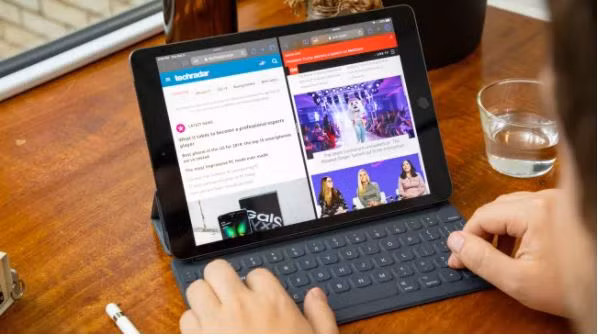 iPad 10.2 inch được hỗ trợ kết nối với hầu hết phụ kiện của Apple (Ảnh: Techradar) iPad 10.2 inch được hỗ trợ kết nối với hầu hết phụ kiện của Apple (Ảnh: Techradar)