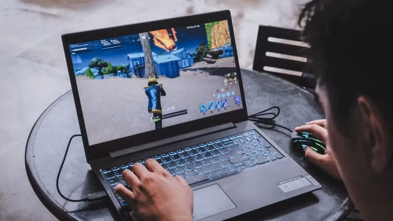 Lenovo IdeaPad L340 có khả năng chơi hầu hết các tựa game phổ biến trên thị trường (Ảnh: Gadget Match)