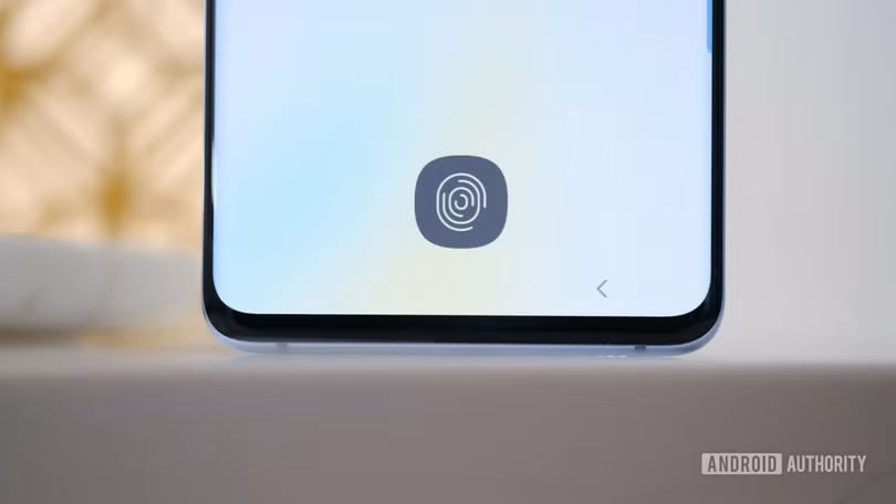Mới đây, Samsung vừa bị dính "phốt" rất lớn về loại cảm biến vân tay siêu âm mới của mình (Ảnh: Android Authority) Mới đây, Samsung vừa bị dính "phốt" rất lớn về loại cảm biến vân tay siêu âm mới của mình (Ảnh: Android Authority)