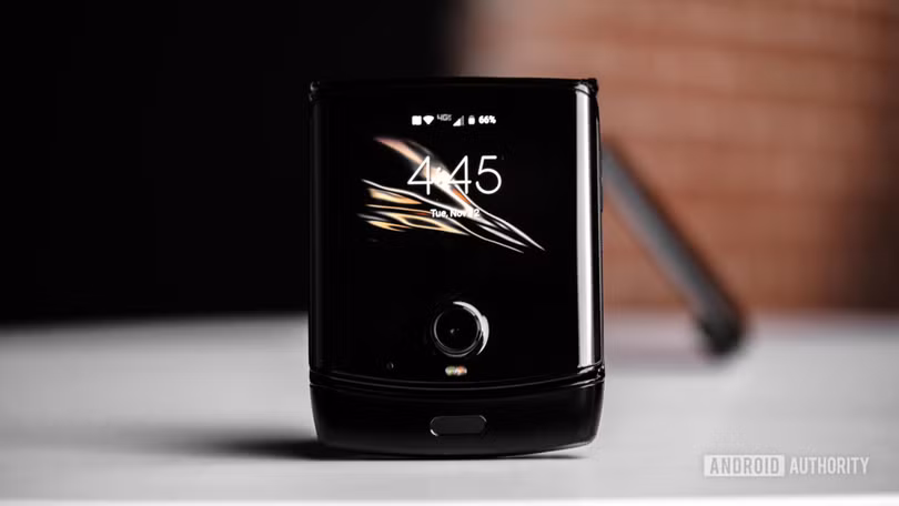 Một chiếc điện thoại nhỏ gọn (Ảnh: Android Authority) Một chiếc điện thoại nhỏ gọn (Ảnh: Android Authority)