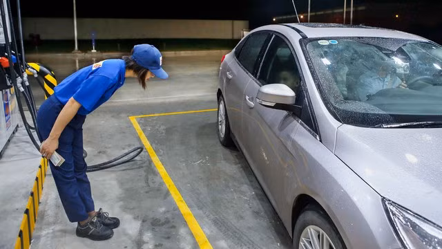 Người Nhật đã vào bán xăng, hãy cạnh tranh thật sự - Ảnh 5. Người Nhật đã vào bán xăng, hãy cạnh tranh thật sự - Ảnh 5.