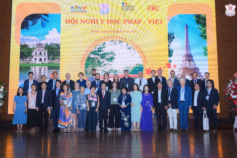 Hội nghị Y khoa Pháp - Việt quy tụ các nhà khoa học y học đầu ngành, các chuyên gia, bác sỹ danh tiếng của Pháp và Việt Nam.