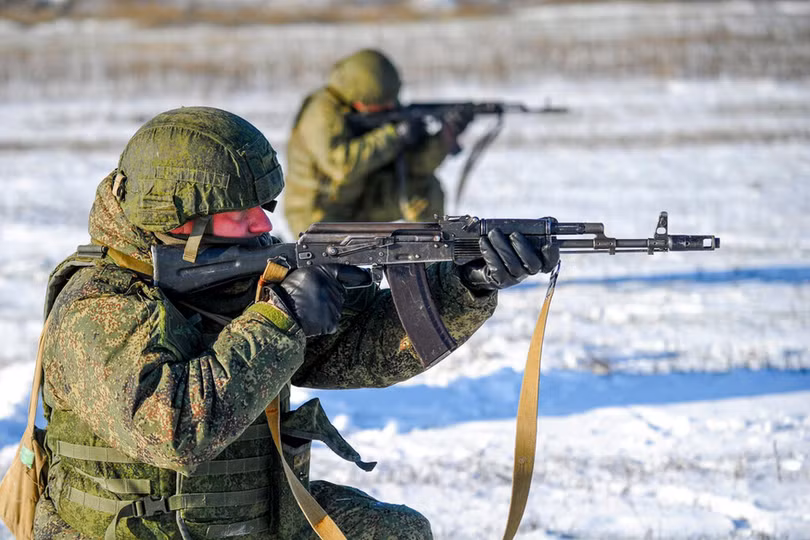 Quân đội Nga tập trận ở gần biên giới Ukraine (Ảnh: Dwnews). Quân đội Nga tập trận ở gần biên giới Ukraine (Ảnh: Dwnews).